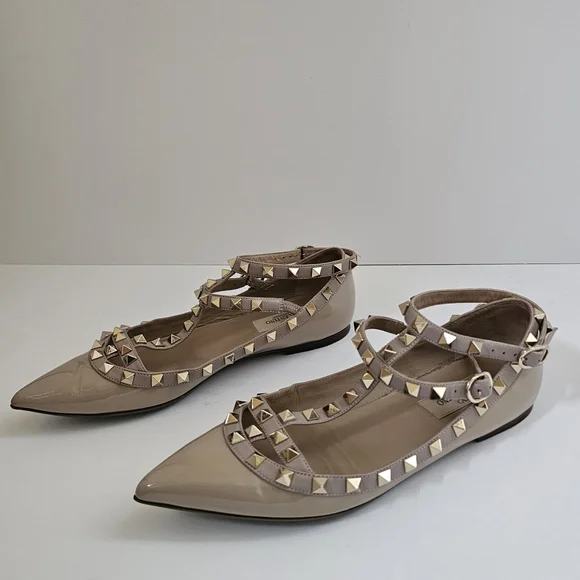 Valentino Garavani EU37 Rockstud Flats / Nude Patent Leather / Great Condition
